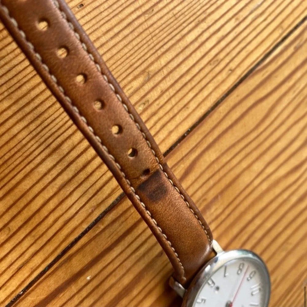 Fossil watch with leather band - Picture 9 of 10